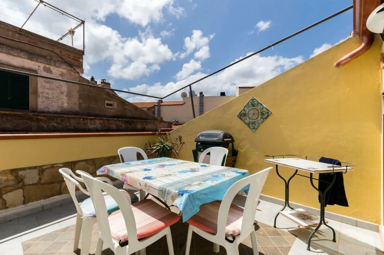 La Casa Di Daisy Apartment Carloforte  Italy